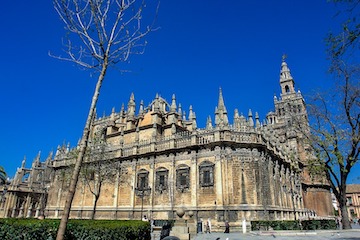Similitudes con la Giralda 
